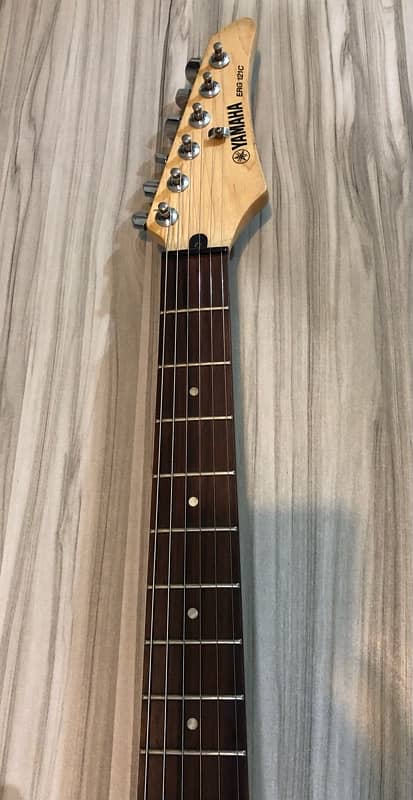 Yamaha Electric Guitar 3