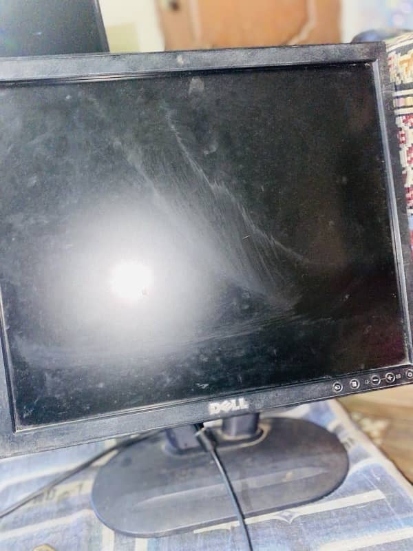 Dell LCD for sale at cheap price 1