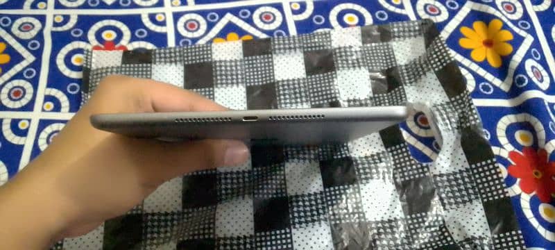 Apple ipad 5th generation No issue good working WhatsApp(03274117805) 1