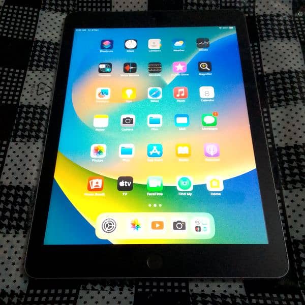 Apple ipad 5th generation No issue good working WhatsApp(03274117805) 6