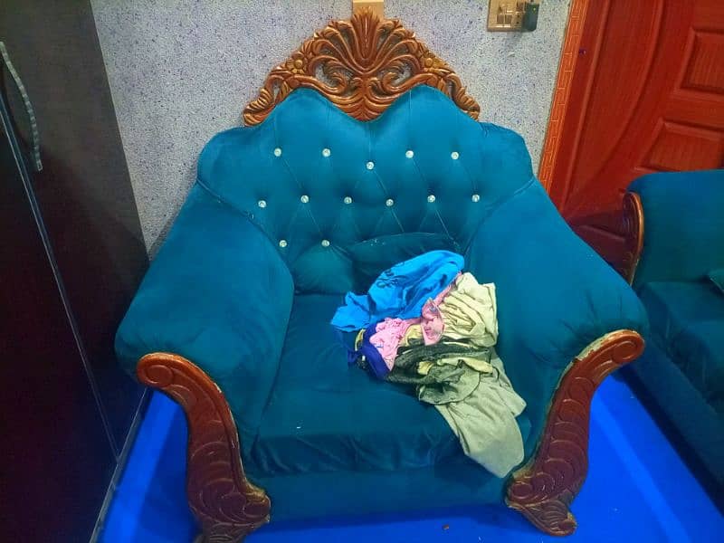 Big King Size Taaj wala Sofa 85 hazar wala what's ap numbr O3288101737 3