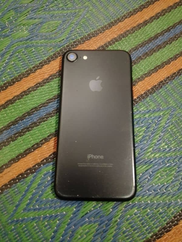 IPHONE 7 BYPASSED 8