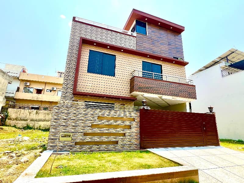 8 MARLA LUXURY BRAND NEW HOUSE FOR SALE MULTI F-17 ISLAMABAD ALL FACILITY AVAILABLE CDA APPROVED SECTOR MPCHS 32