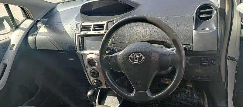 Toyota Vitz 2009 6