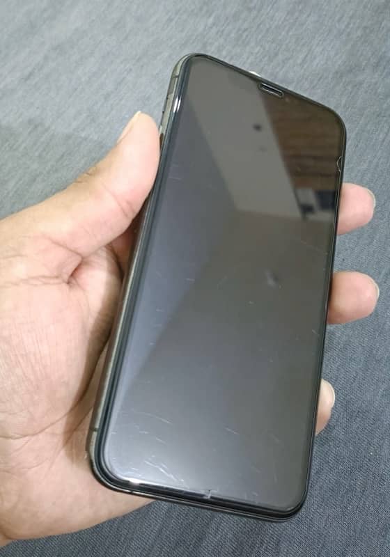 iPhone 11 Pro 64GB NON PTA 1