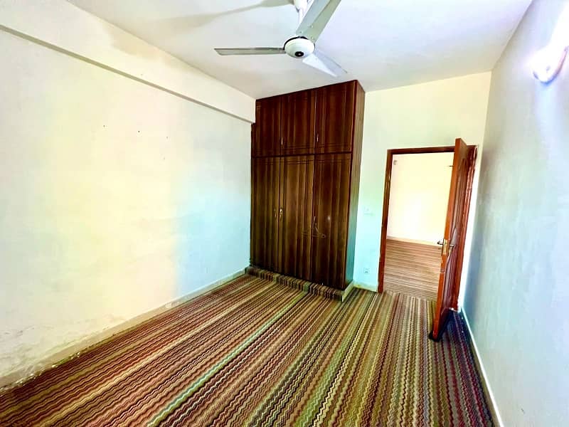 1220 SQ FT 3 BEDROOM FLAT FOR SALE MULTI F-17 ISLAMABAD SUI GAS ELECTRICITY WATER SUPPLY AVAILABLE SECOND FLOOR 1220 SQ FT 12