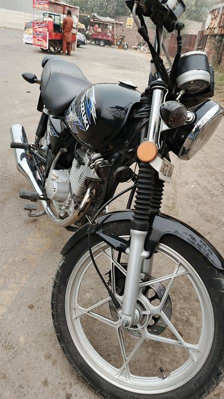 Suzuki GS 150SE 1