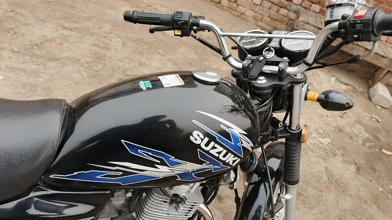 Suzuki GS 150SE 6