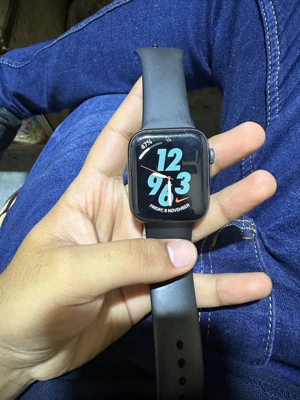 Apple Watch Series 5 44mm 0