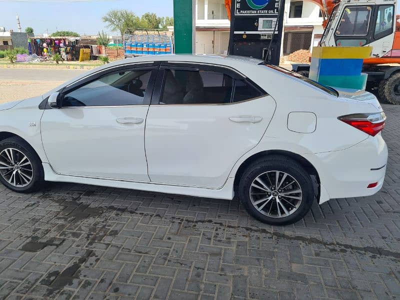 Toyota Corolla Altis 2018 4