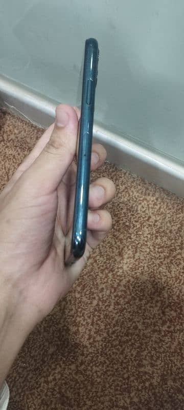 I phone 11 pro 256gb dul sim pta approved 1