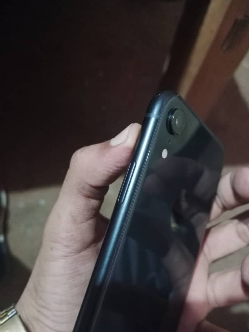 iPhone XR 3