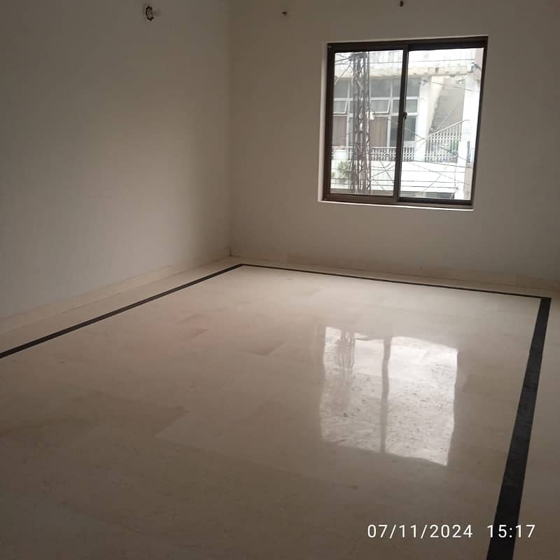 12 MARLA UPPER PORTION FOR RENT IN ALLAMA IQBAL TOWN, RAVI BLOCK LAHORE 17