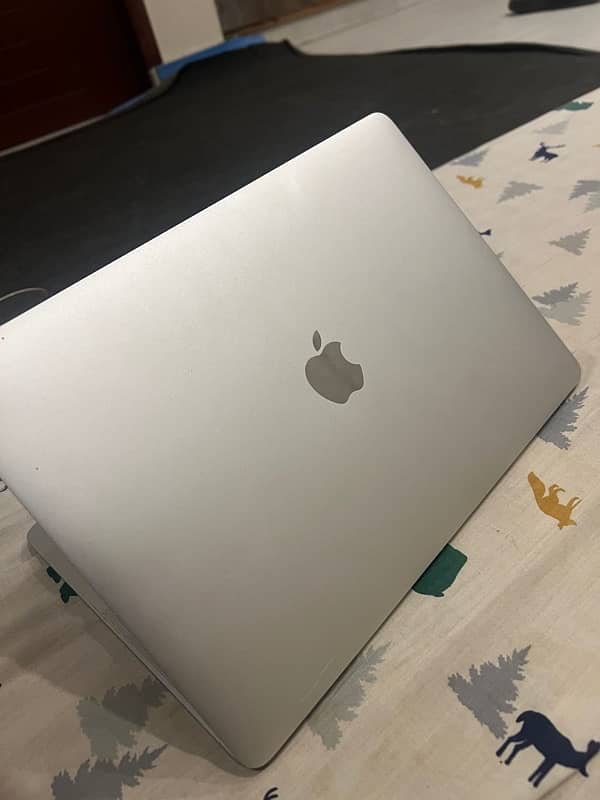 Mac Book pro 1