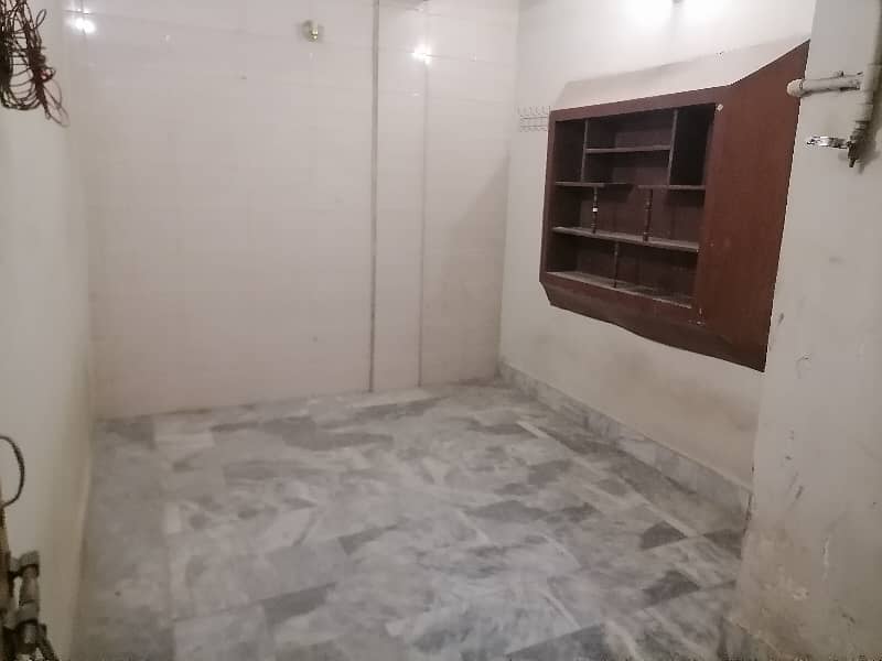 Prime Location 100 Square Feet Room For Rent In Sunehri Masjid Road Sunehri Masjid Road 0