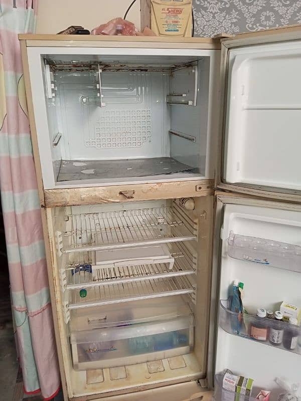 refrigerator for sell in kamra qutba 1