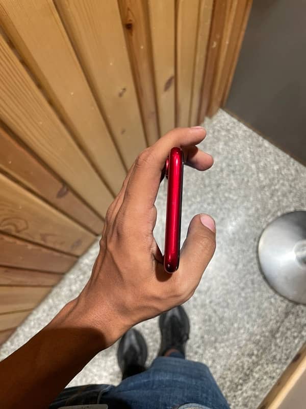 iphone XR 64 gb 5