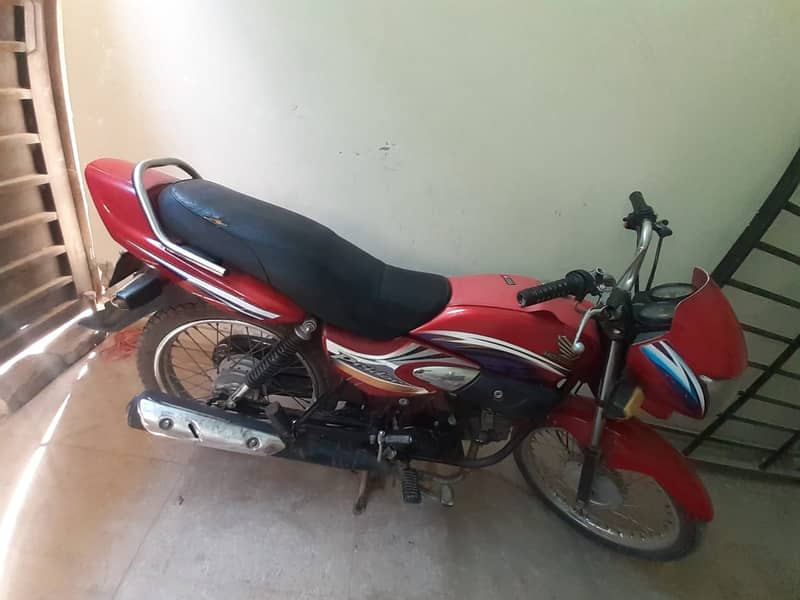 Honda Prider 2014 in Genuine condition 3