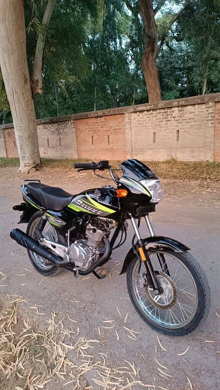 Honda deluxe 2017, lush condition, everything is perfect 0