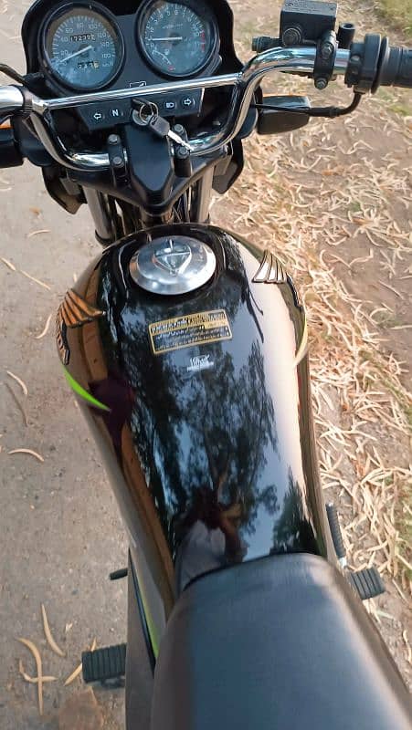 Honda deluxe 2017, lush condition, everything is perfect 6