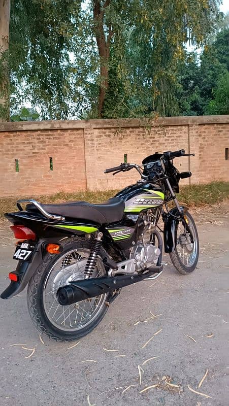 Honda deluxe 2017, lush condition, everything is perfect 8