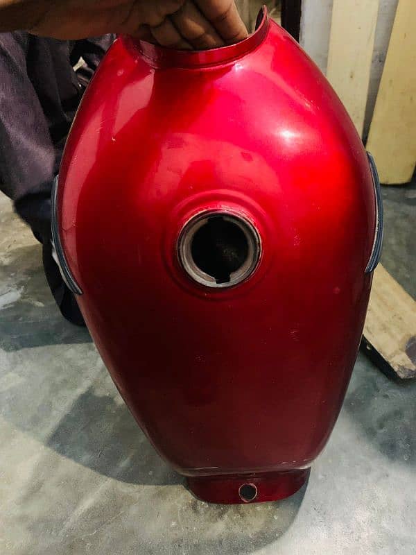 CD 70 fuel tank 2024 model 10