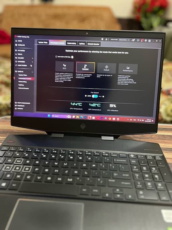 HP Omen 15 with RTX 2060(16gb,1Tb Ssd) 4