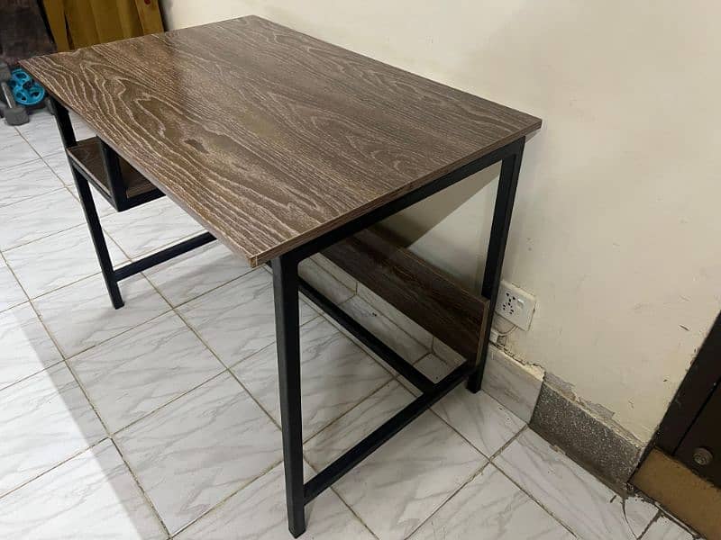 Office Table and chair in excellent condition 5