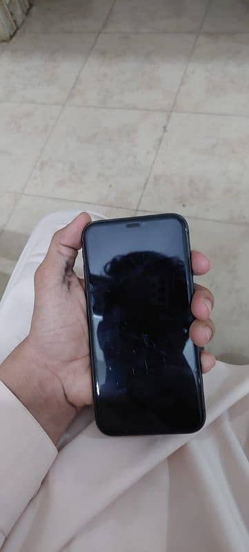 Iphone 11 64gb  JV with box 2