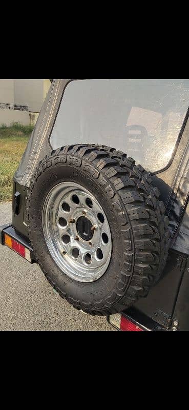 Suzuki Jeep Jimny Sierra 6