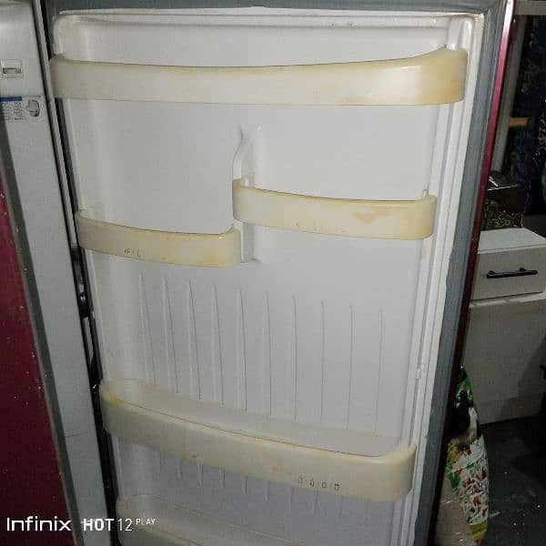 Refrigerator 0