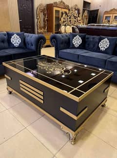 Dining Tables/Center Tables/Consoles/Nesting Tables/coffee table