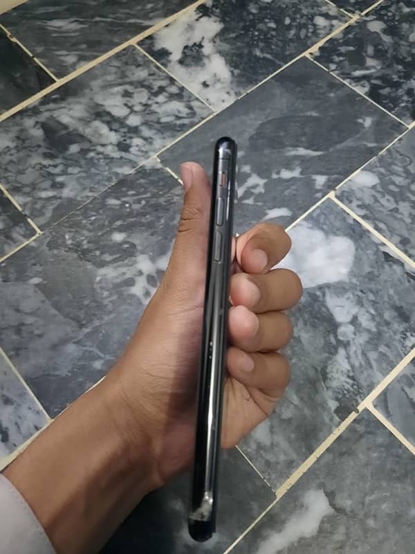 urgent sale Iphone XS  non pta only contact on WhatsApp 03339791932 4