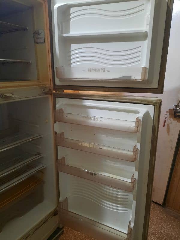 fridge fo sale in v. reasonable price 5