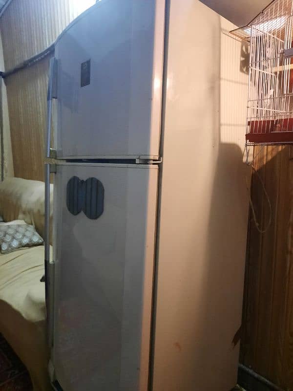 fridge fo sale in v. reasonable price 6