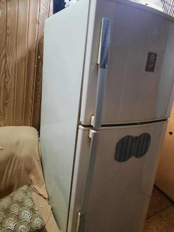 fridge fo sale in v. reasonable price 8