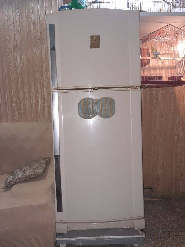 fridge fo sale in v. reasonable price 9