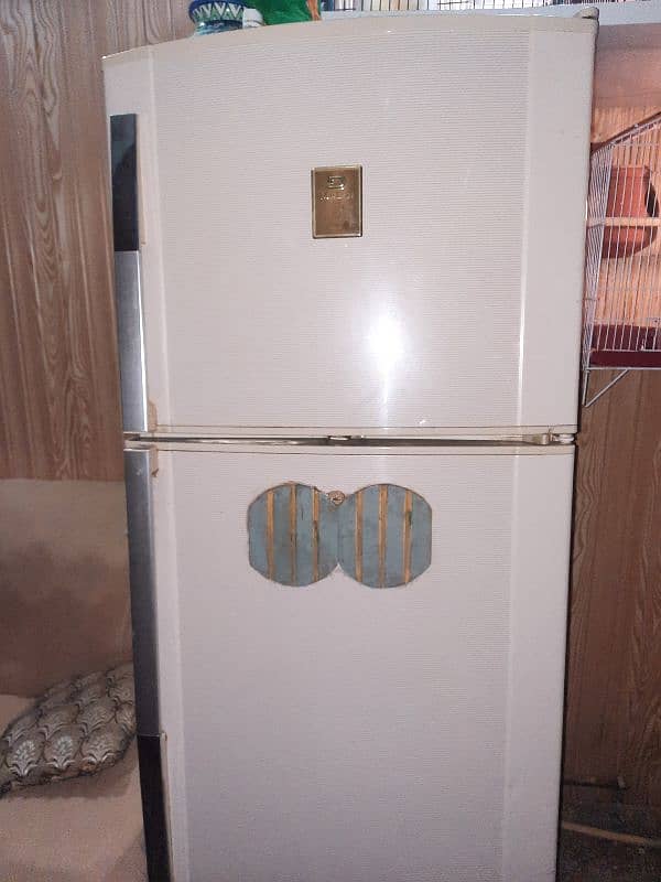 fridge fo sale in v. reasonable price 10