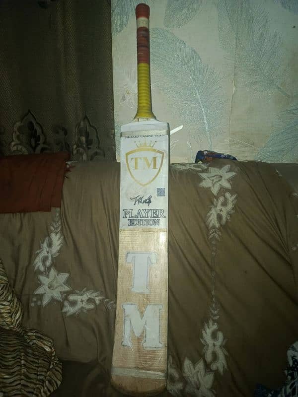 TM coconut wood BAT With 1 pic cen hendel 1