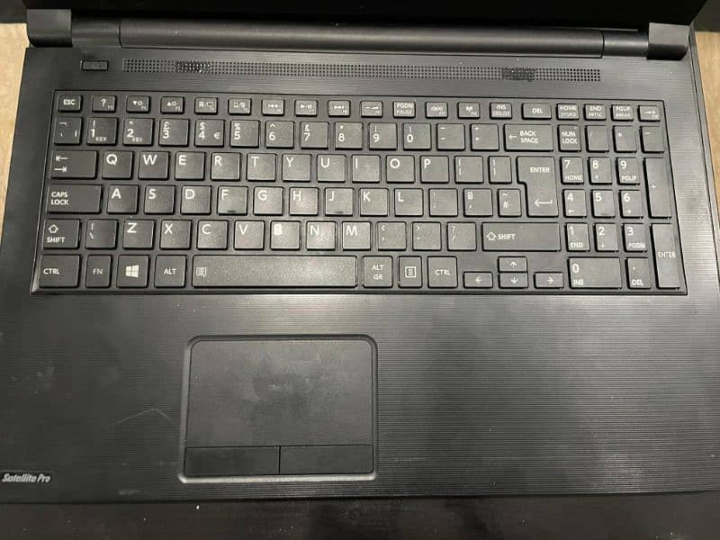 Laptop Toshiba i5 4th Gen 17 Inch Slim 0