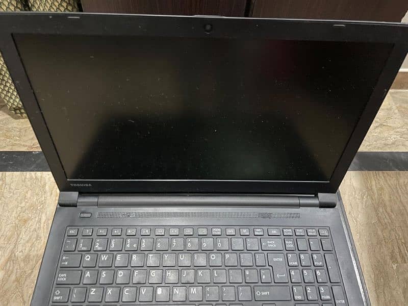 Laptop Toshiba i5 4th Gen 17 Inch Slim 2