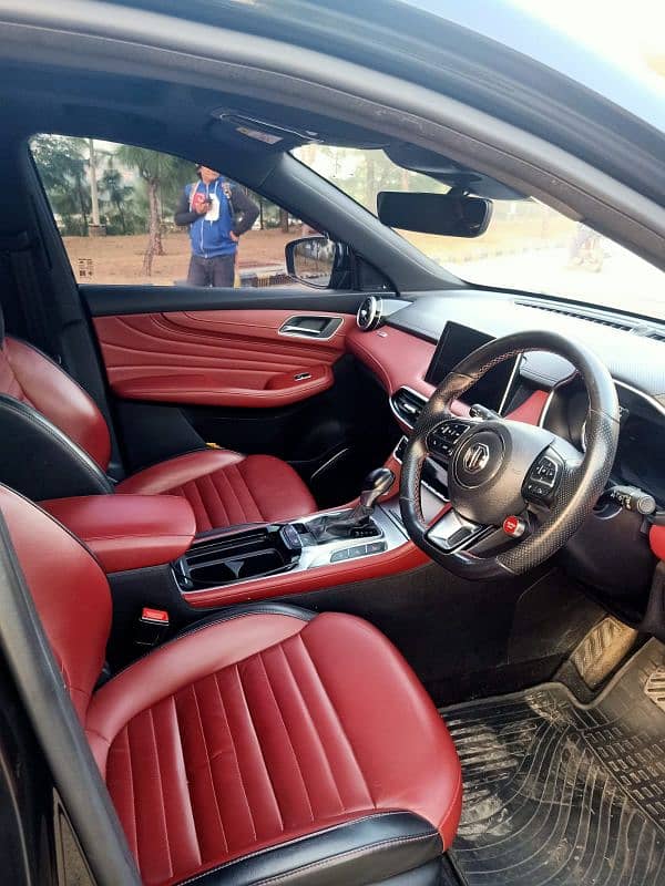 MG HS 2021 Red Interior 1