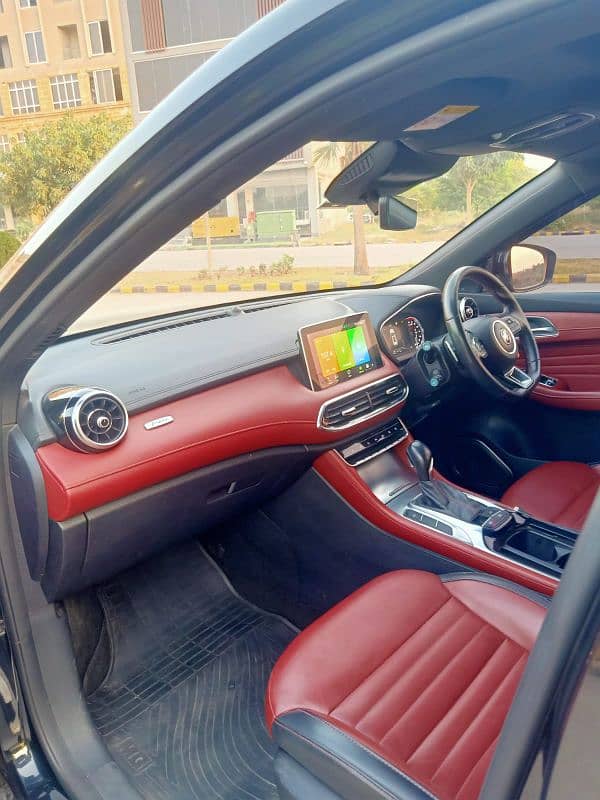 MG HS 2021 Red Interior 4