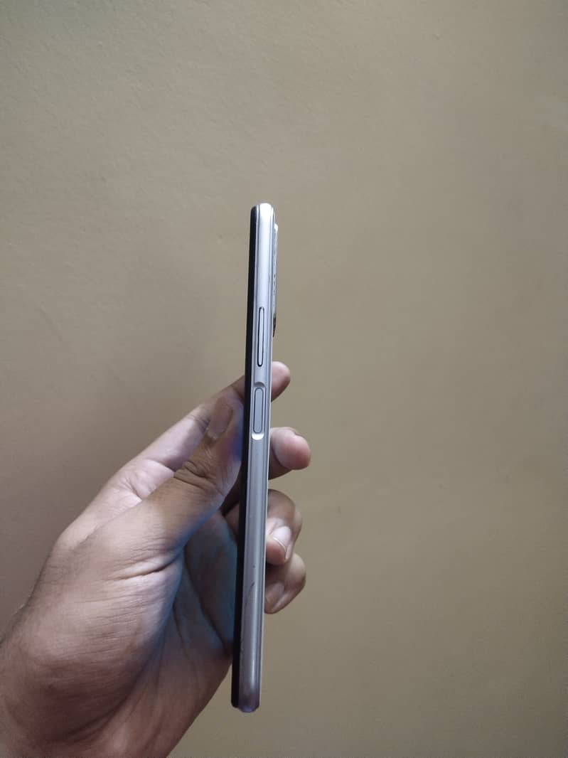 Vivo y20 with box 2