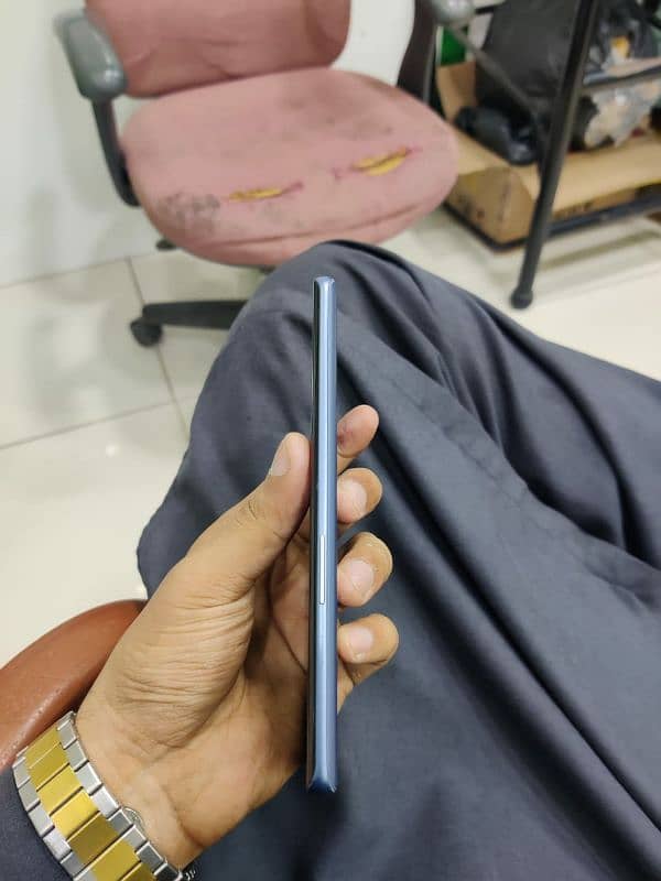 OnePlus 8 5G Mobile 4