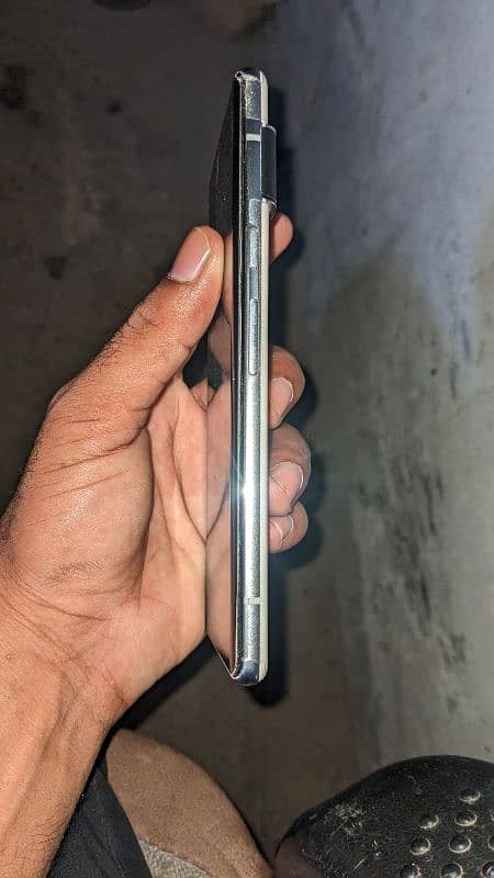 pixel 6 pro all ok 10 by 10 Condation non pta corner pe dot pic main 2