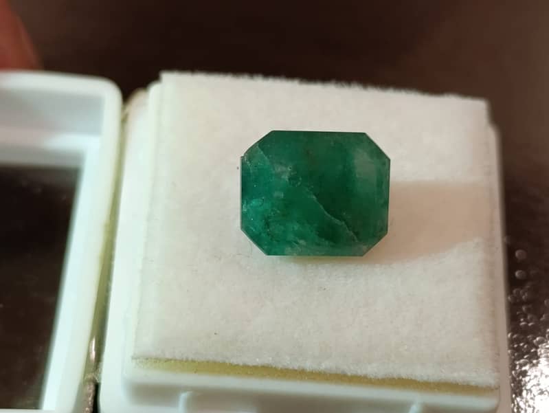 Natural Emerald Stone 3.66 Carats - Free Delivery All Over Pak 1