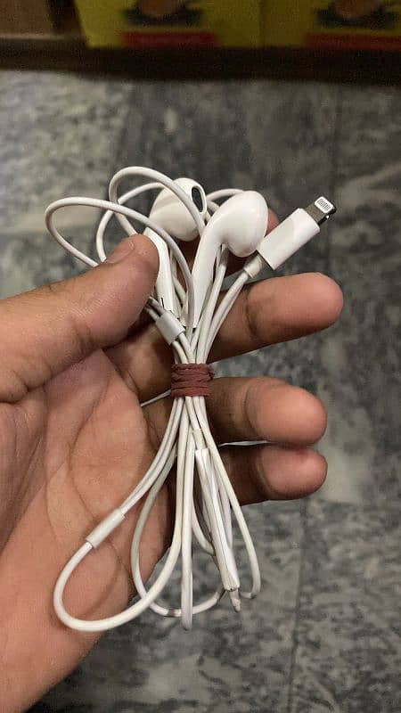 Apple 100% Original Earphones 1