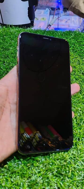 iphone 11 pro max 256 GB factory unlocked 2