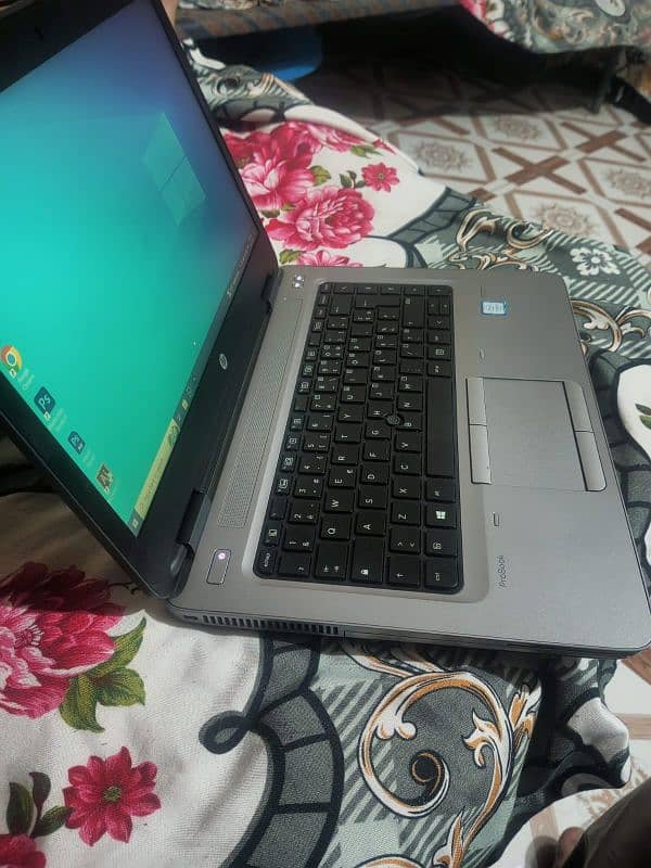 hp laptop in new condition 03412264103 1